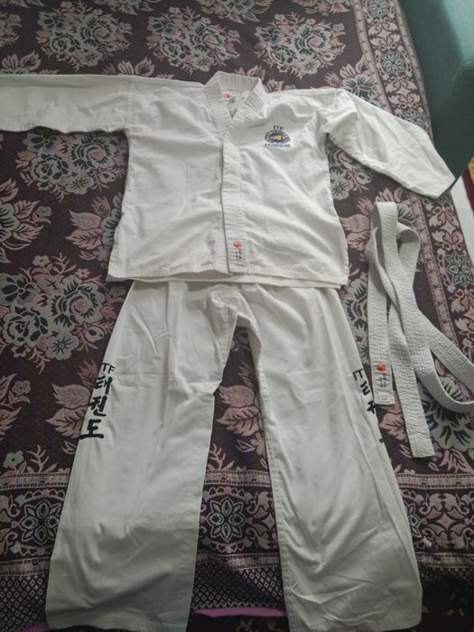Продам кимоно для тэйквандо