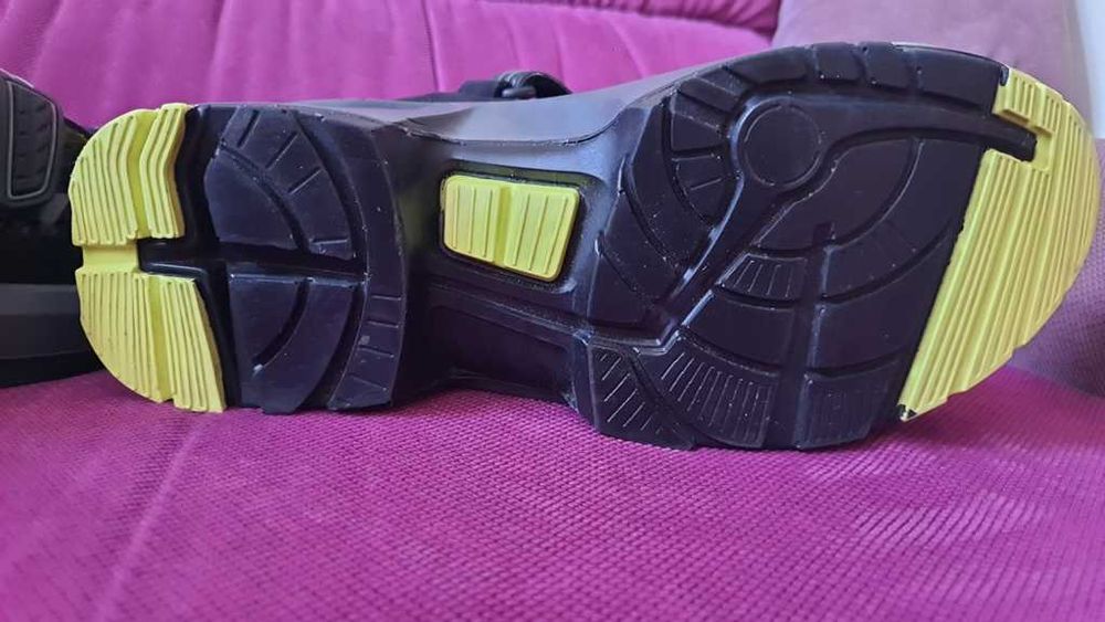 Pantofi de vara tip sanda UVEX S1 SRC ESD 8542.8 marimea 36 pret fixx