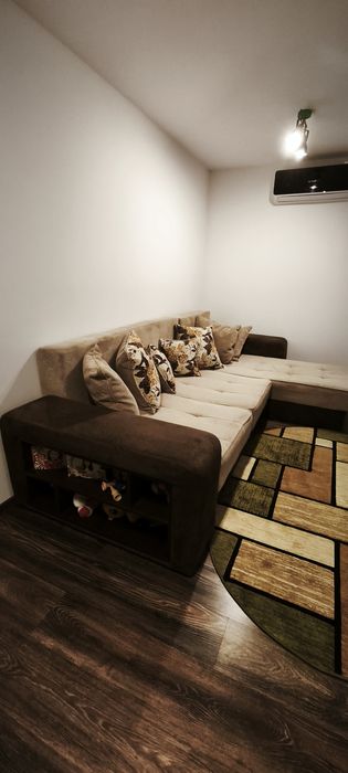 Vând colțar living