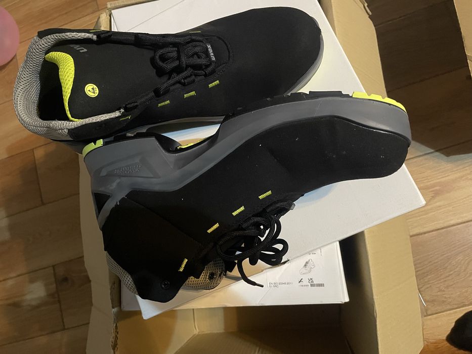 Papuci uvex nr 47/48