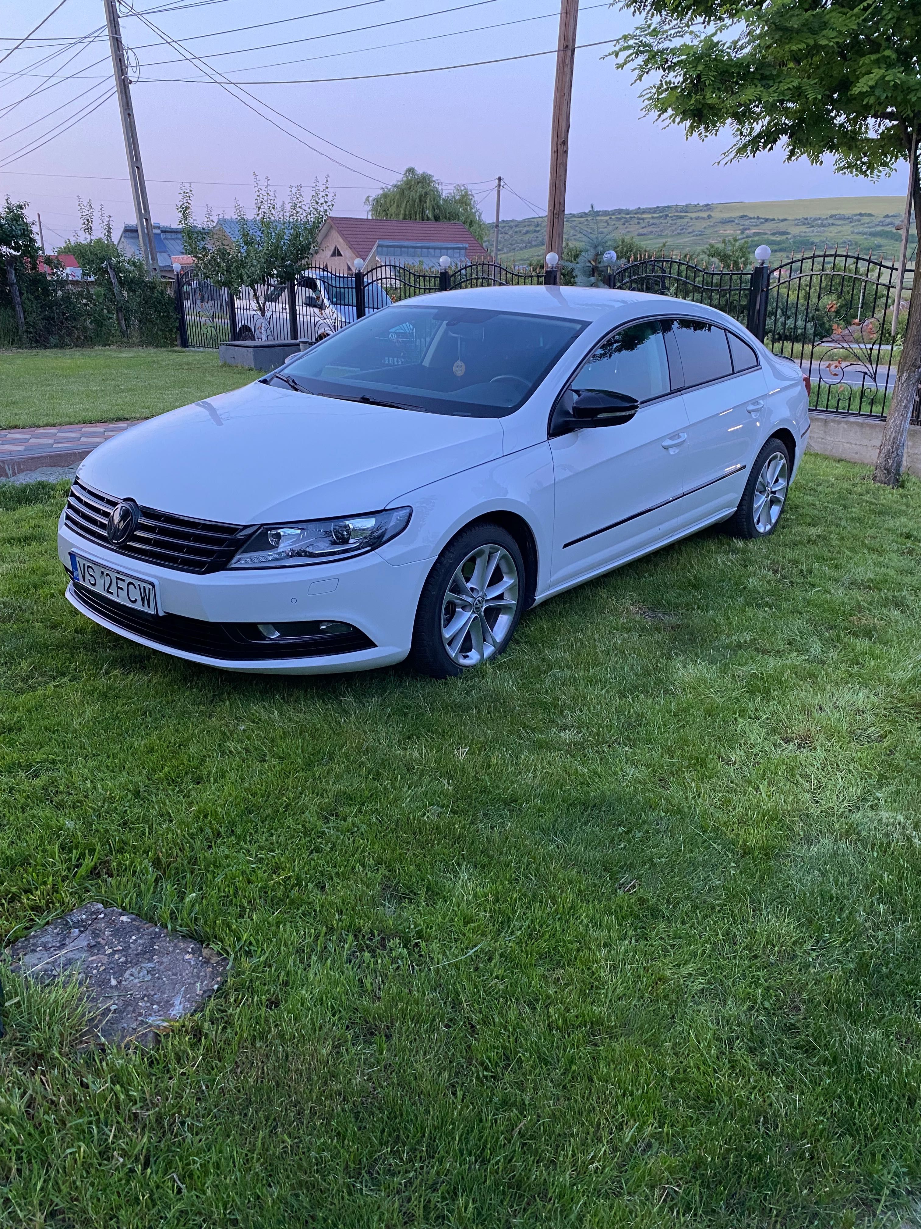 Vând Volkswagen Passat CC