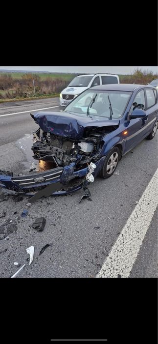 Vand sau dezmembrez Kia Ceed