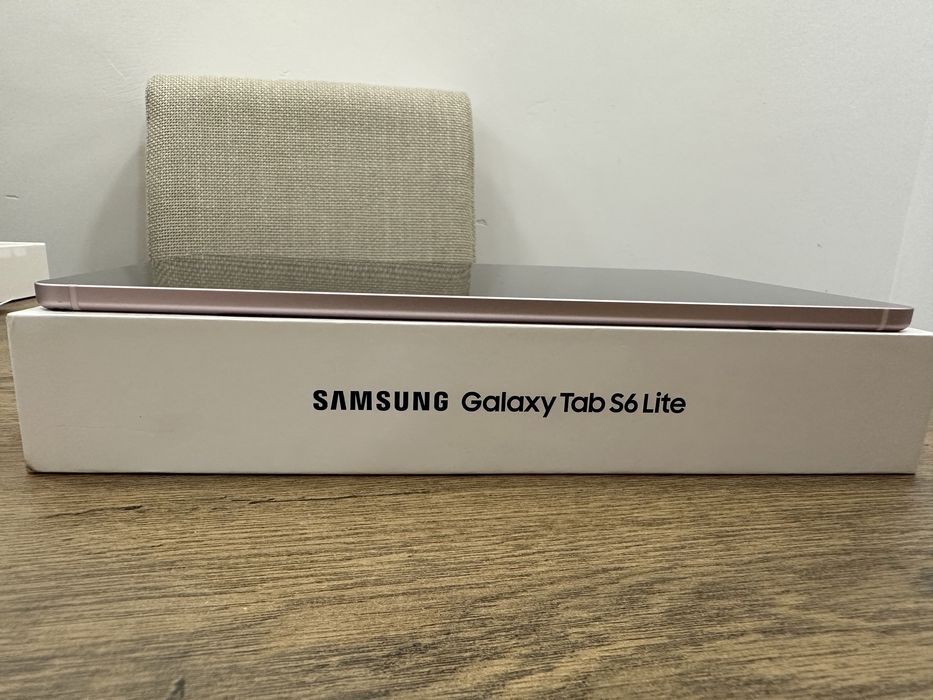 Vând tabletă Samsung Galaxy Tab S6 Lite, ca nouă !