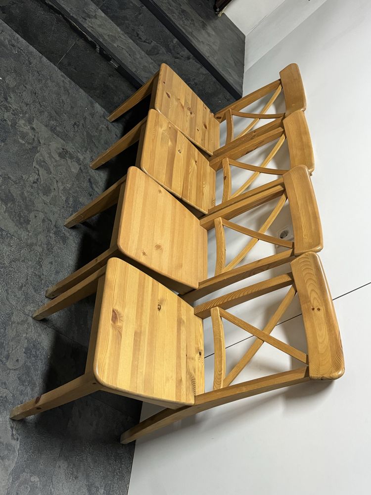 Маса от масивно дърво