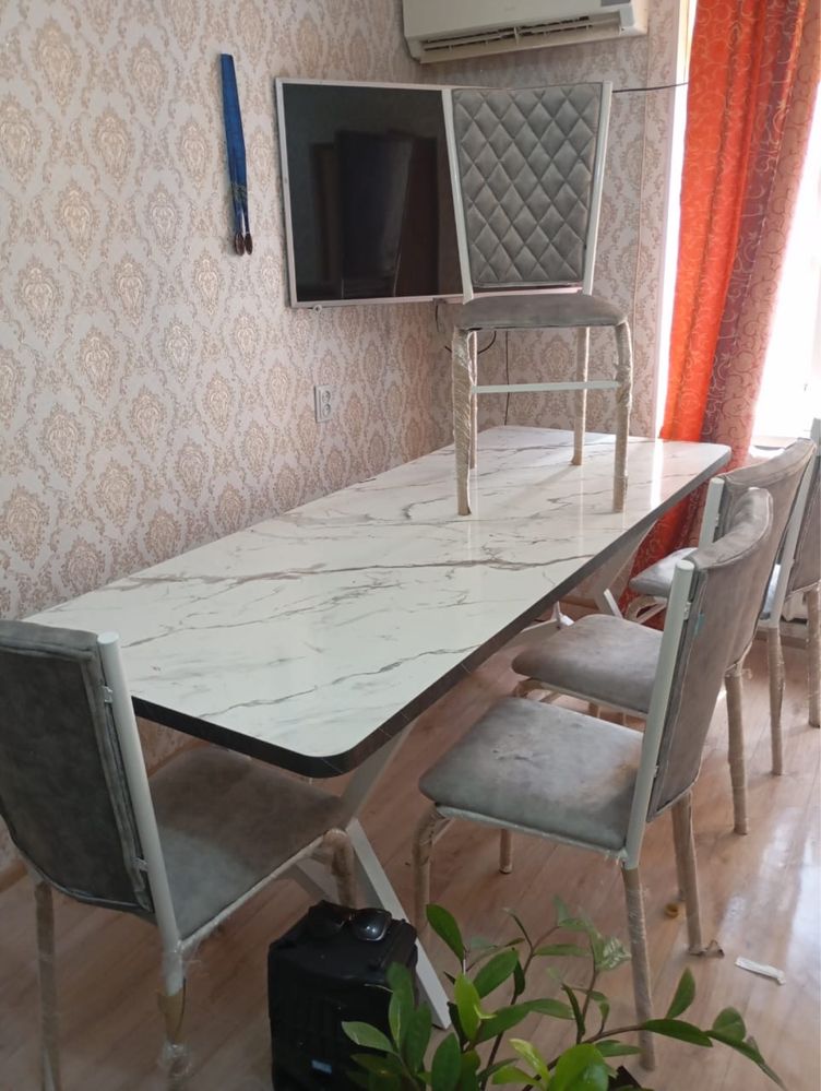 Стол и стулья новая