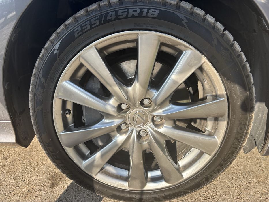 Обмен шипованных 235/45/18 на лепучку такого же размера и состояние