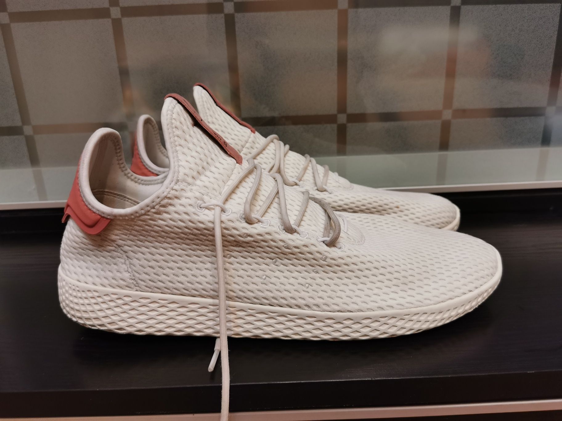 Adidas HU Pharel Williams 46 номер