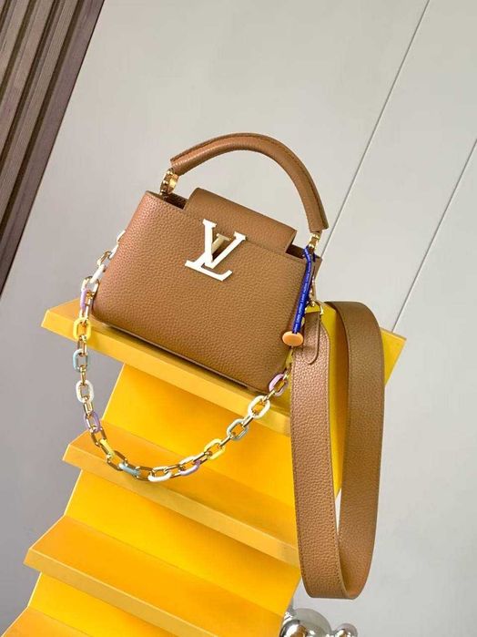 Geanta Louis Vuitton Capucines 27