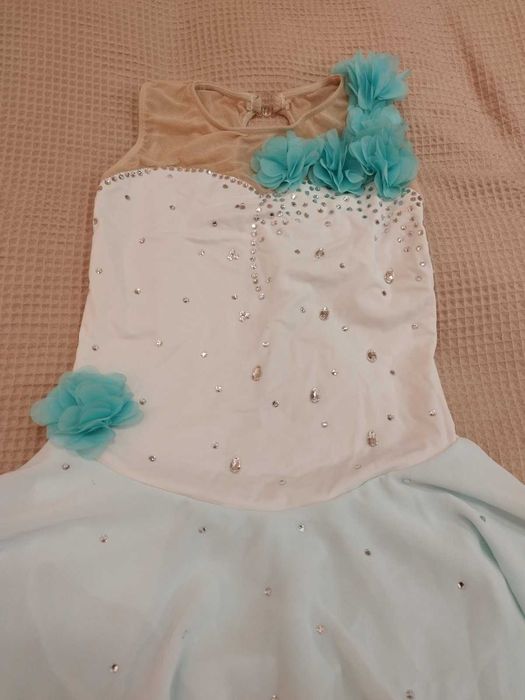 Рокля за фигурно пързаляне