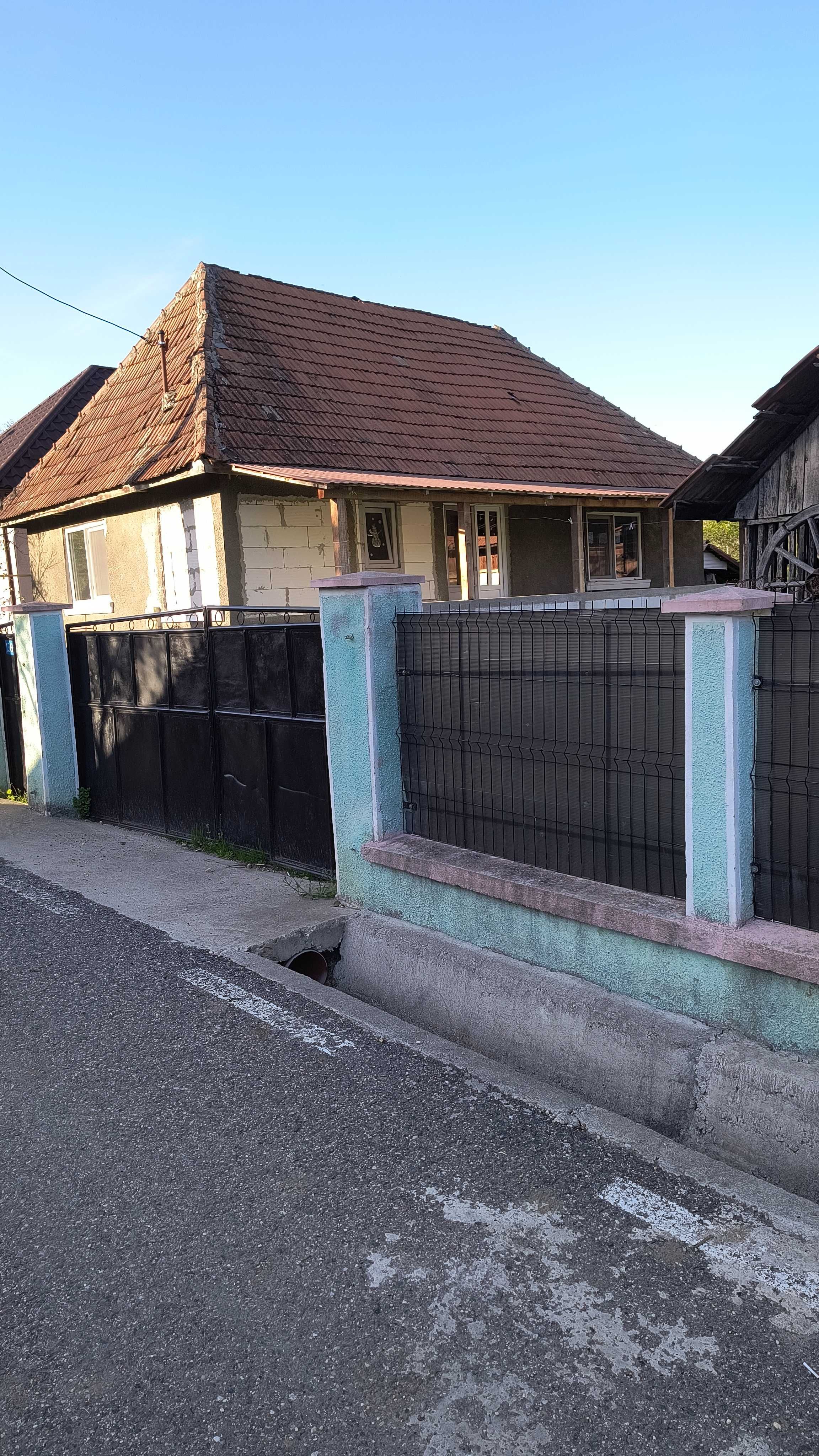 Casă de vânzare în zonă rurală