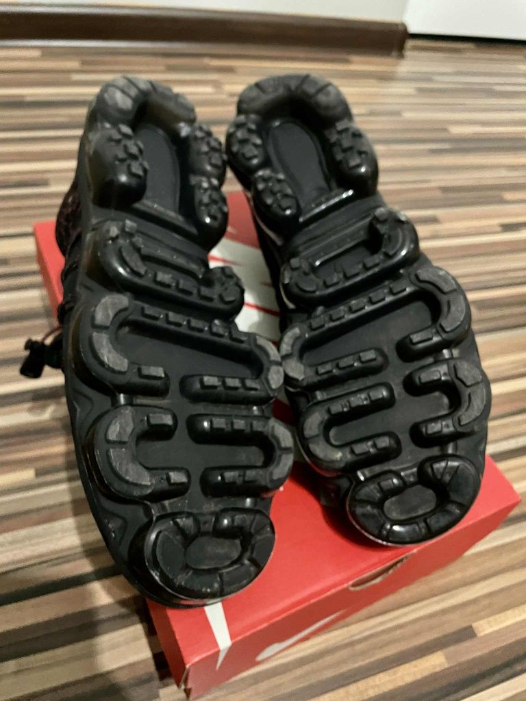 Маратонки nike vapormax 45 номер внос от Англия