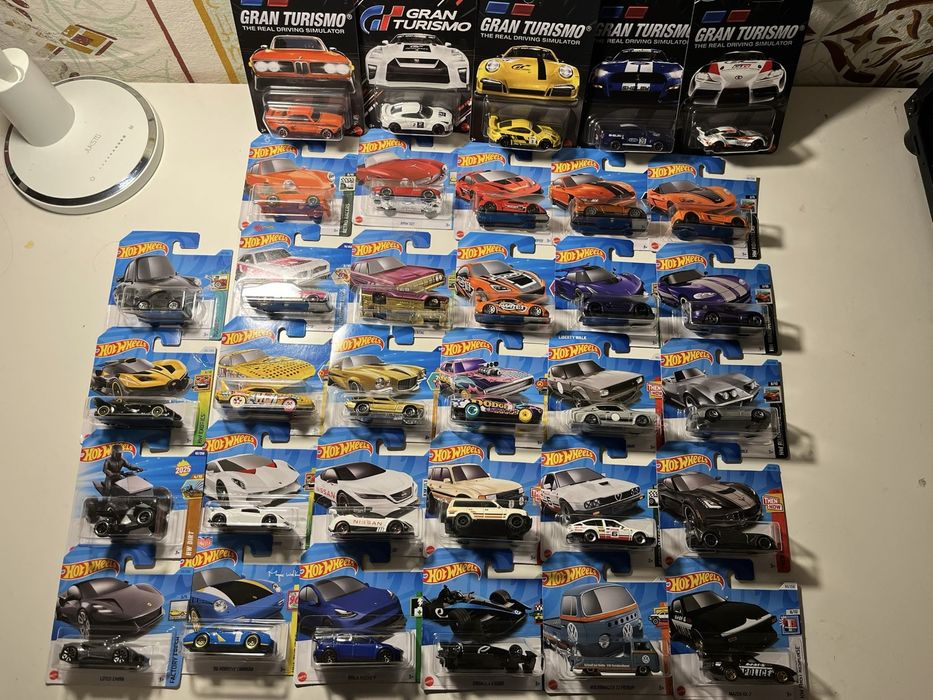 Lot Hot Wheels 36 masinute