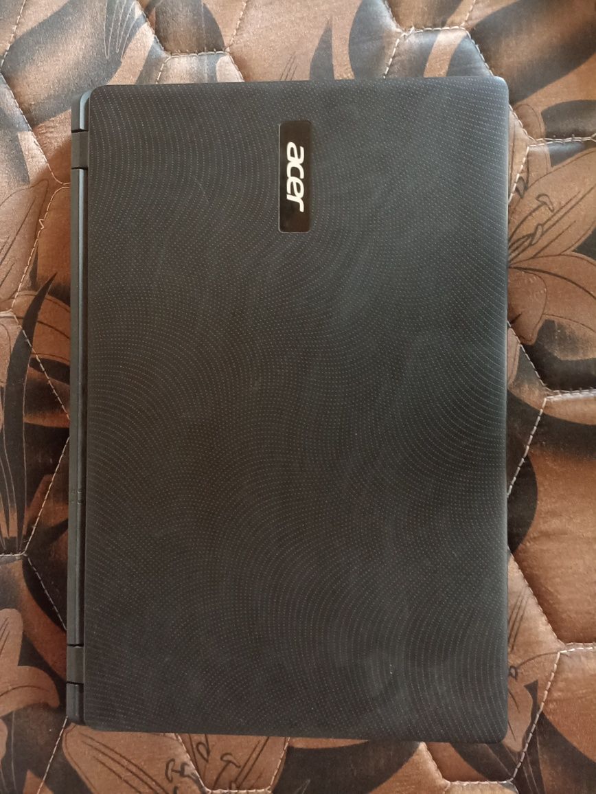 Notebook sotiladi