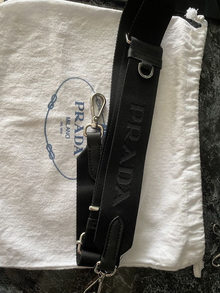 Сумка Prada Re-Edition 2005 Nylon