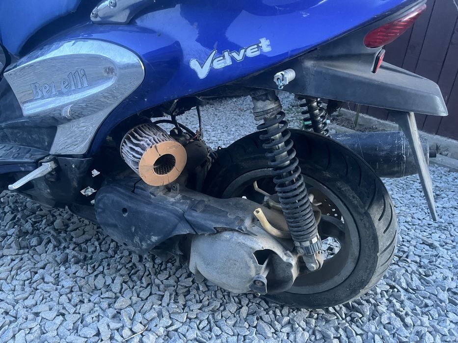 SCHIMB CU UN ATV 125 , scuter bentley 125cc 4 t racire pe apa