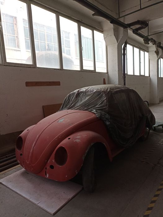 Vând Volkswagen Beetle