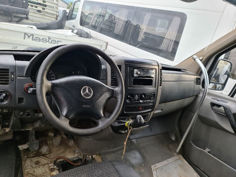 Dezmembrez Mercedes Sprinter W906 an 2009 euro 4 2.2 CDI