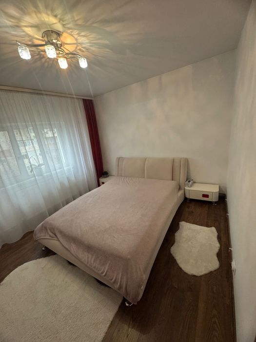 Inchiriez apartament trei camere Calea Bucuresti  zona Sucpi