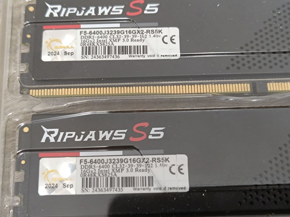 Memorie RAM 16GB × 2 buc