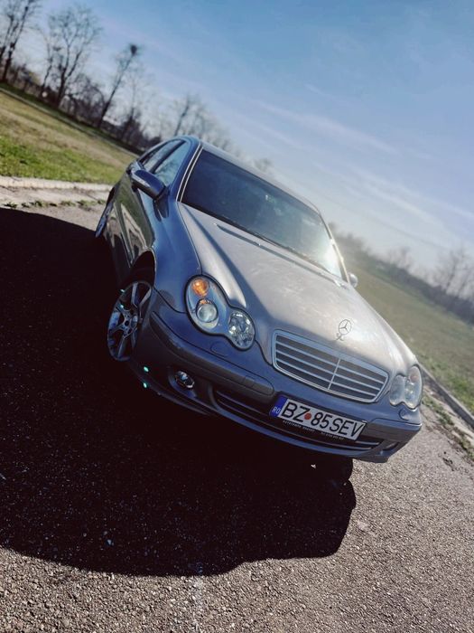 Vînd Mercedes c class