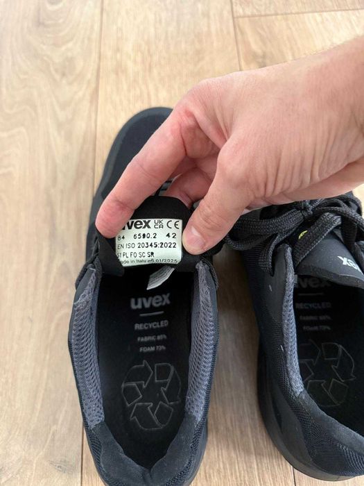 Nou Uvex 42 S1 ESD bocanci bombeu 2025