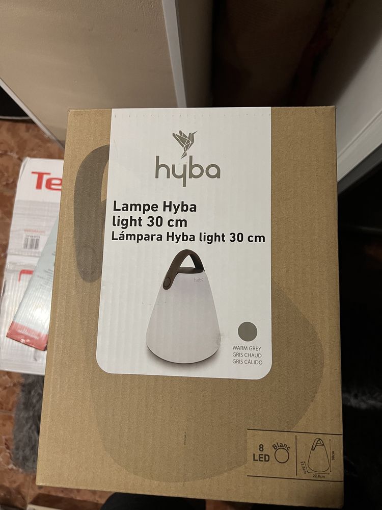 Lampa    led hyba