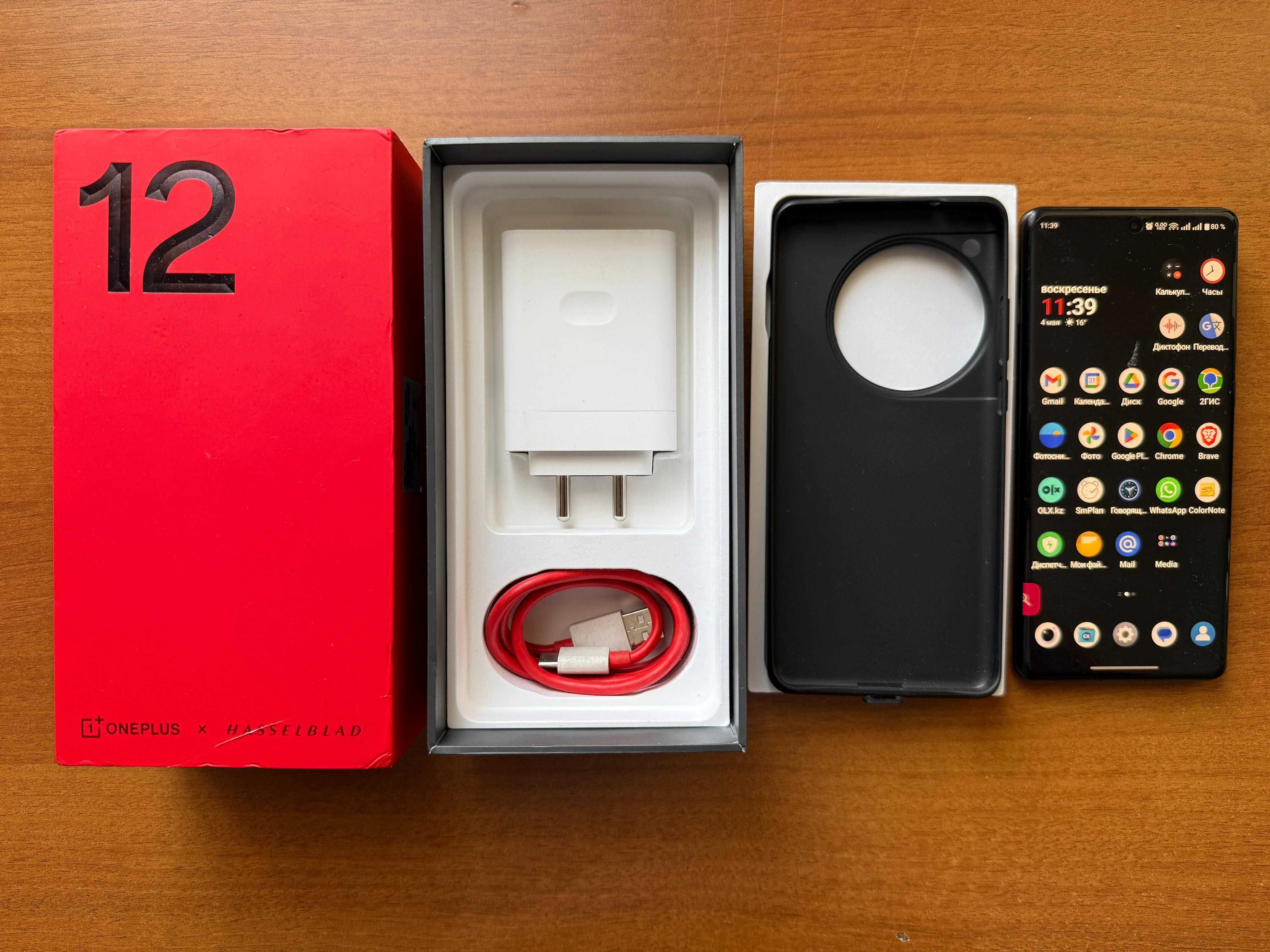 Продам смартфон OnePlus 12 Global 12/256