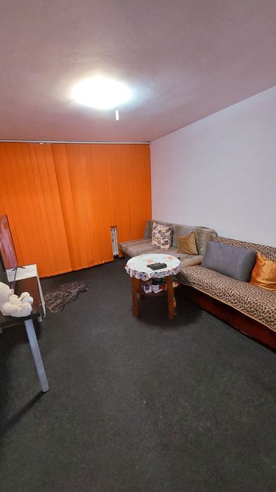 Inchiriez apartament  decomandat, 2 camere