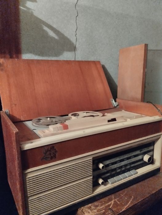 Продам магнитолу. Фиалка 2.