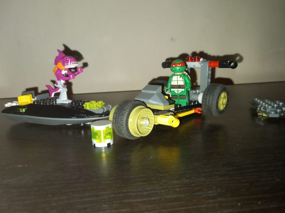 Продам LEGO фигурки Рафаэля и Фиш фейса
