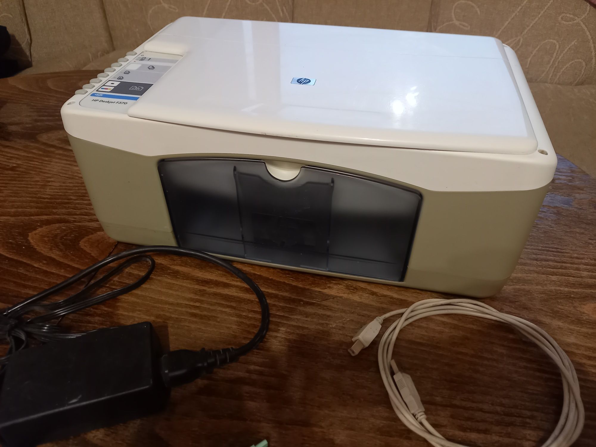 Принтер - скенер HP Deskjet F370