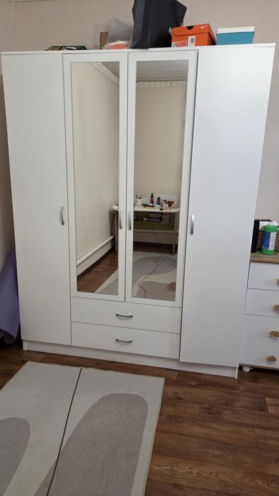 Шкаф четырехдверный