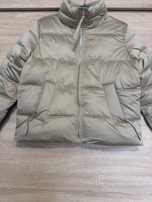Бежаво яке пухено размер S Reserved носено веднъж