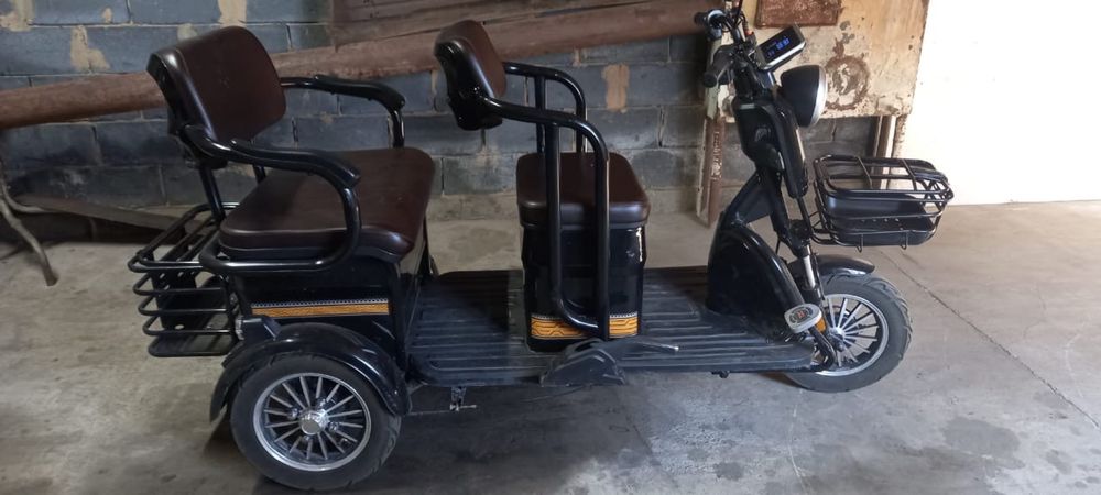 Трицикл электровелосипед