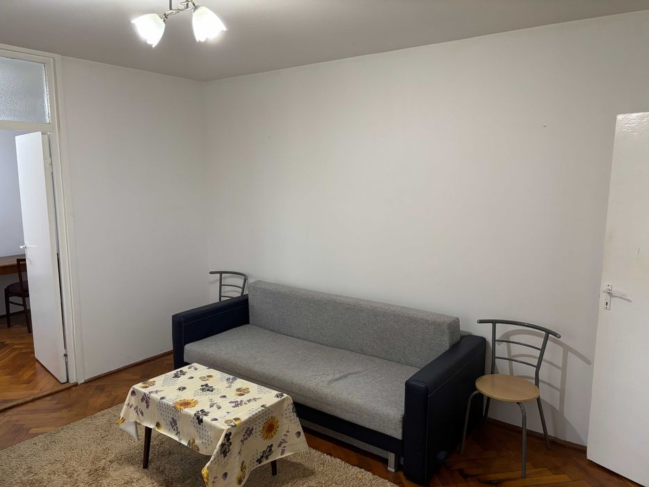 Apartament ingrijit cu Brazi la balcon