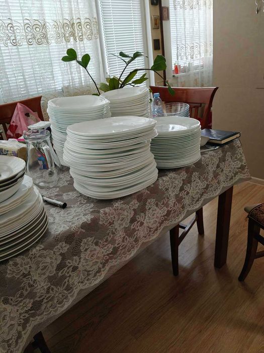 Чинии за основно ядене - има бройки