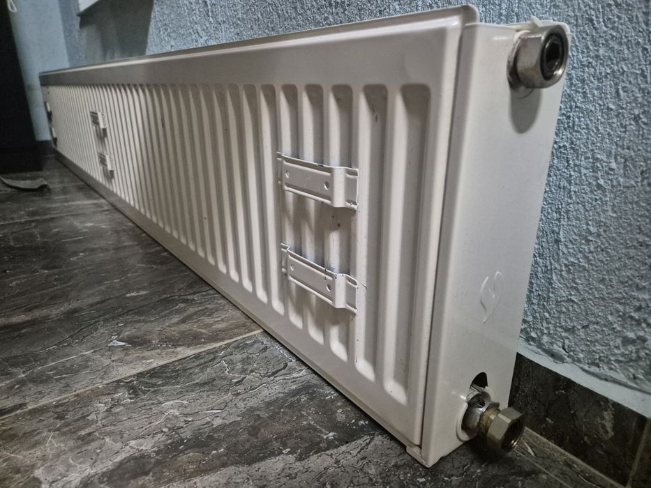 Панелен радиатор 30х180