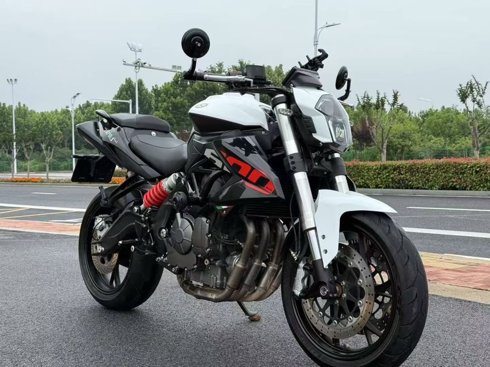 Городской мотоцикл Benelli TNT 600