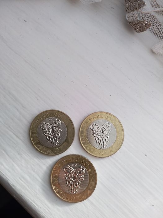 Продам коллекционные монеты 100 тг