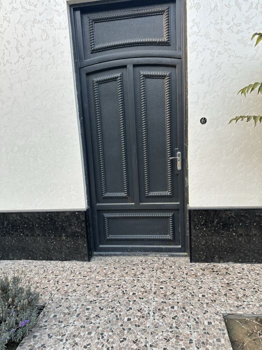 Продается  дверь