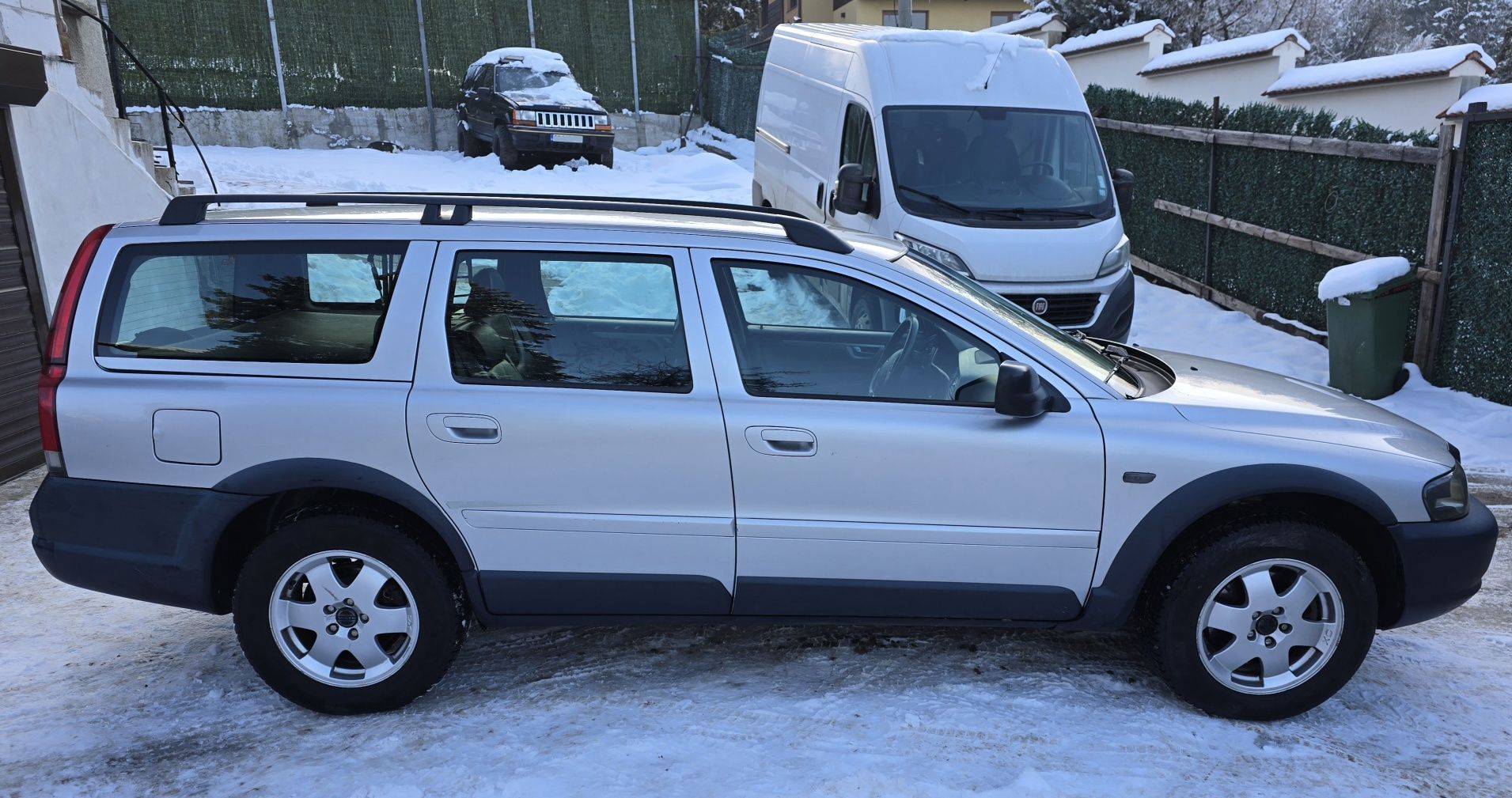 2.4 TURBO-CROSS Country D5 AWD 4x4
