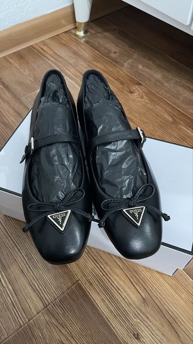Балетки GUESS новые