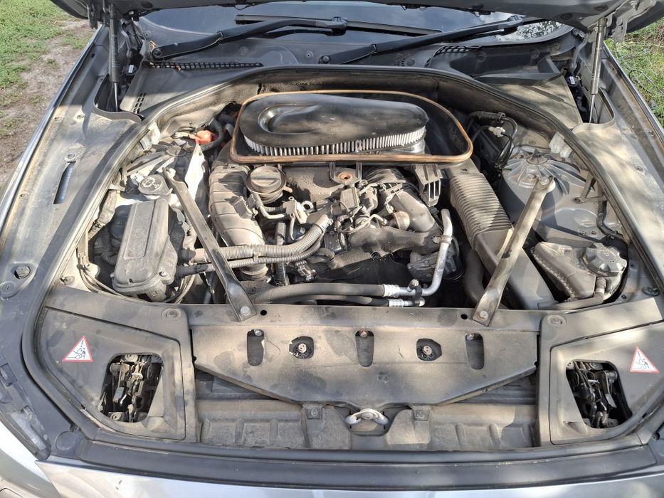 Dezmembrez BMW F10 seria 5 motor 2.0 cod Fw12