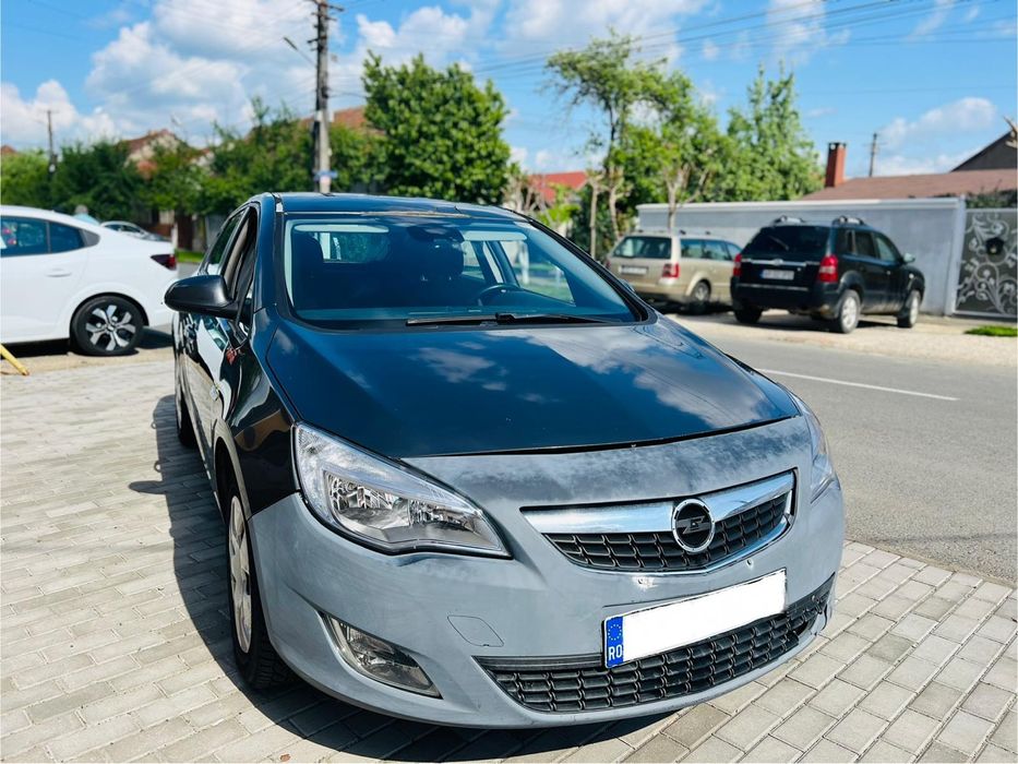 Opel Astra J 2011, 1.4 Benzina+GPL