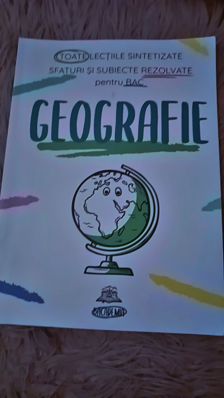 Vând cărți la geografie și matematică de la bacacademia