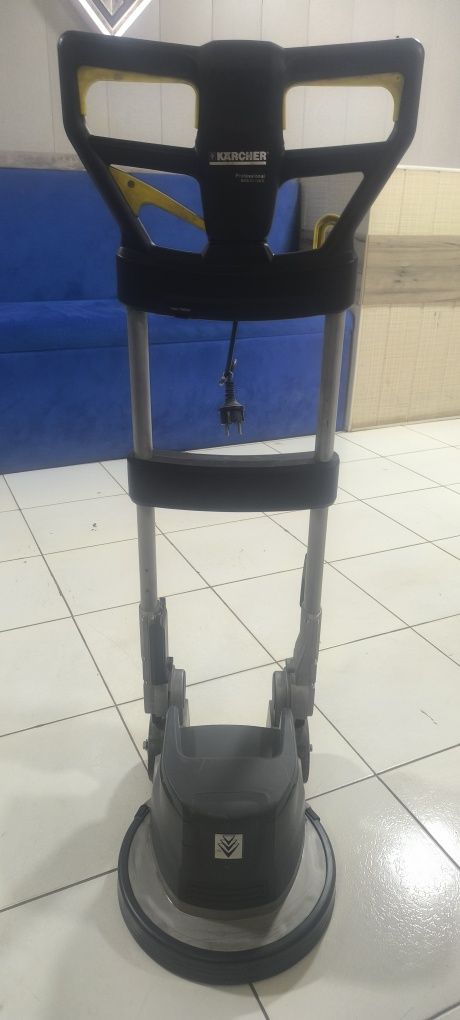 Karcher 33/180 Уборочная машина,состояние идеал