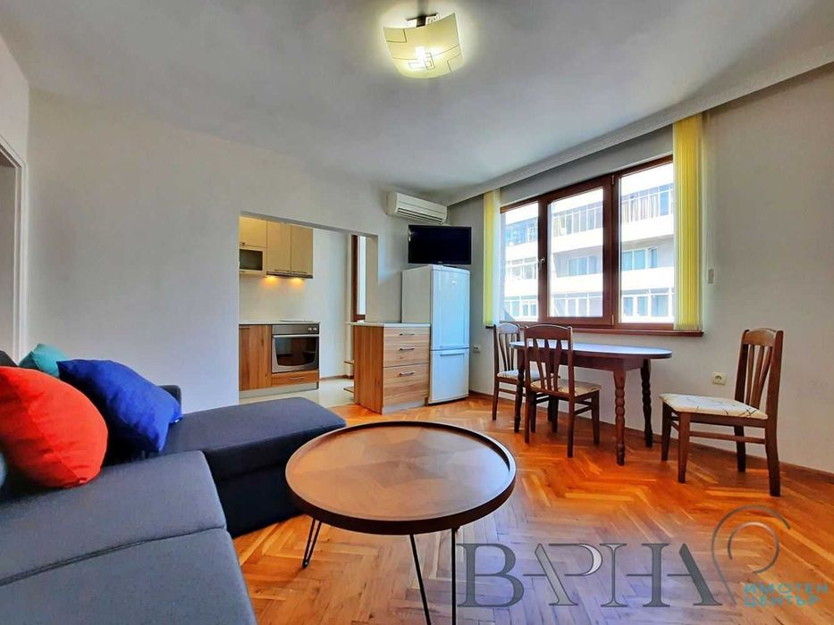 Двустаен апартамент  - Общината