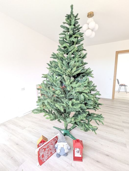 Brad artificial verde 2.2m / Artificial Christmas tree green 2.2m