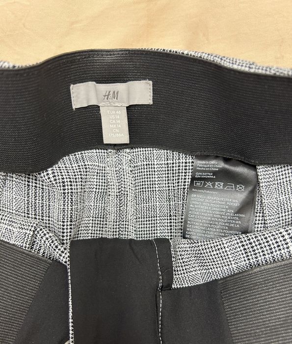 Pantaloni noi in carou H&M