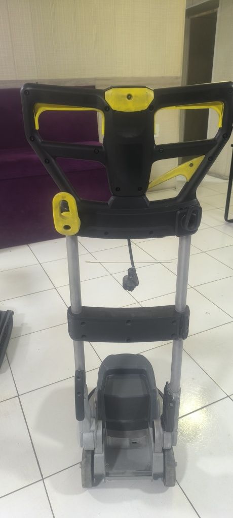 Karcher 33/180 Уборочная машина,состояние идеал